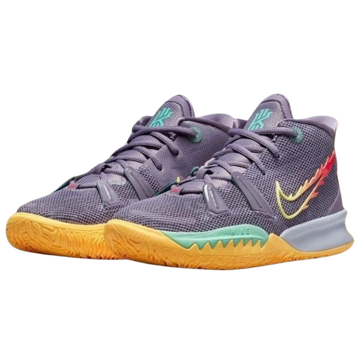 ZAPATILLAS NIKE JORDAN KYRIE 7 HOMBRE: Rendimiento y Estilo para los Jugadores más Exigentes Si buscando las ZAPATILLAS NIKE JORDAN KYRIE 7 HOMBRE para mejorar tu juego y tener estilo en la cancha, estás en el lugar correcto. En Onlineshoppingcenterg tenemos las mejores opciones para ti. Las Nike Kyrie 7 están diseñadas pensando en jugadores que necesitan rapidez, agilidad y un ajuste perfecto, justo lo que Kyrie Irving buscó al crear este modelo.  ¿Por qué comprar las ZAPATILLAS NIKE JORDAN KYRIE 7 HOMBRE? Las Zapatillas Nike Kyrie 7 Hombre son una excelente elección si buscas un calzado de alto rendimiento. Con su tecnología avanzada, estas zapatillas te brindarán una excelente tracción y respuesta rápida en cada movimiento.  Características principales de las Nike Kyrie 7 Las Nike Kyrie 7 destacan por su diseño innovador y características que mejoran tu rendimiento en la cancha:  Amortiguación reactiva : Las zapatillas cuentan con una espuma que ofrece una amortiguación ligera, lo que permite mayor comodidad durante largas horas de uso. Esta tecnología también está presente en el modelo Nike Kyrie Irving 8 .  Ajuste perfecto : El diseño ajustado de las Kyrie 7 te proporciona estabilidad y soporte en movimientos rápidos. Si buscas un calzado que te permita realizar cortes rápidos y cambios de dirección con facilidad, estas zapatillas son ideales para ti.  Tracción avanzada : Su suela está diseñada para ofrecer una tracción multidireccional, permitiendo un mejor control sobre la cancha. Esto es clave en momentos de juego intenso, donde cada segundo cuenta.  ¿Dónde comprar las Nike Kyrie 7 en Colombia? En Onlineshoppingcenterg , te ofrecemos la opción de adquirir las Nike Kyrie 7 en Colombia al mejor precio. Contamos con un amplio catálogo y te aseguramos una experiencia de compra confiable y rápida. Si buscas las Nike Kyrie 7 Precio Colombia , en nuestra tienda encontrarás promociones exclusivas.